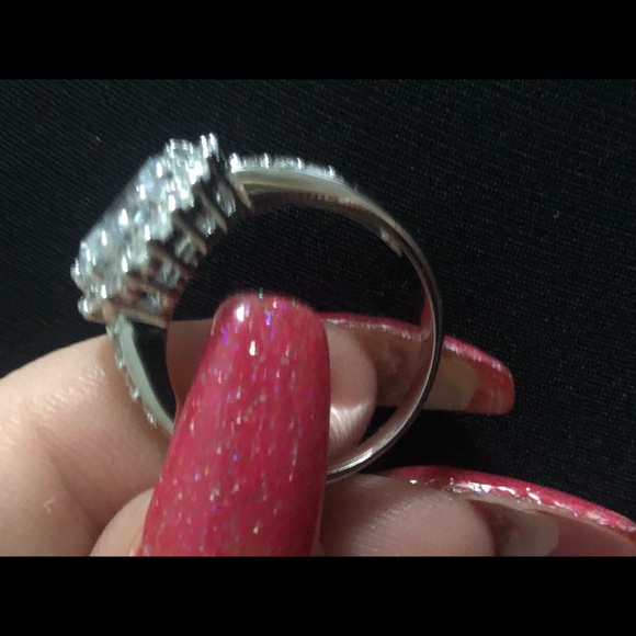 Oval Halo Engagement/Cocktail Ring ✨✨ - Picture 8 of 11